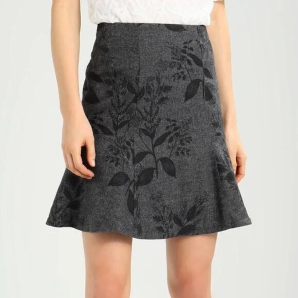 NEW Banana Republic Drop Waist Grey Floral Skirt - Picture 1 of 5